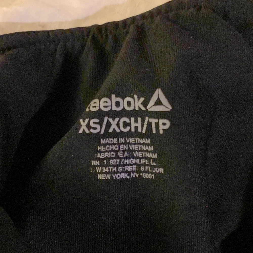 Shiny Reebok workout pants - Picture 2 of 3